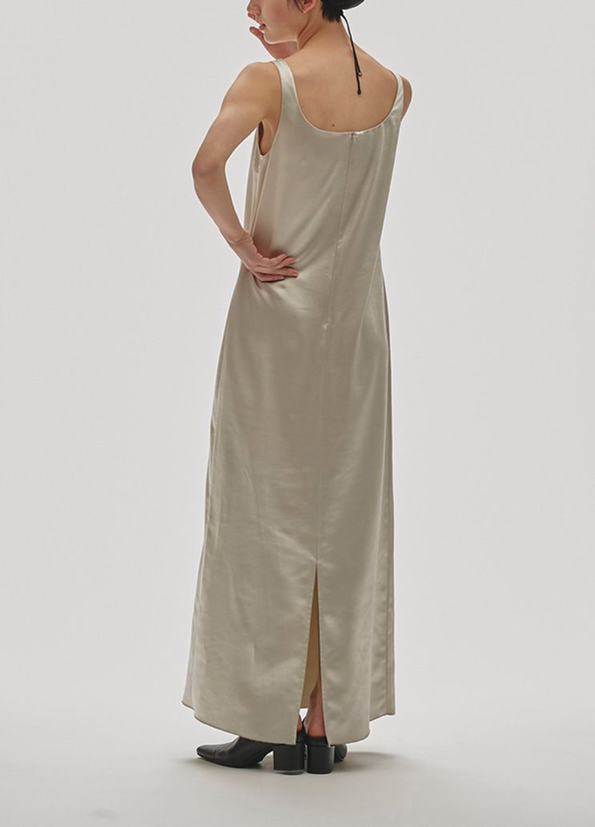 緞面光感長洋裝